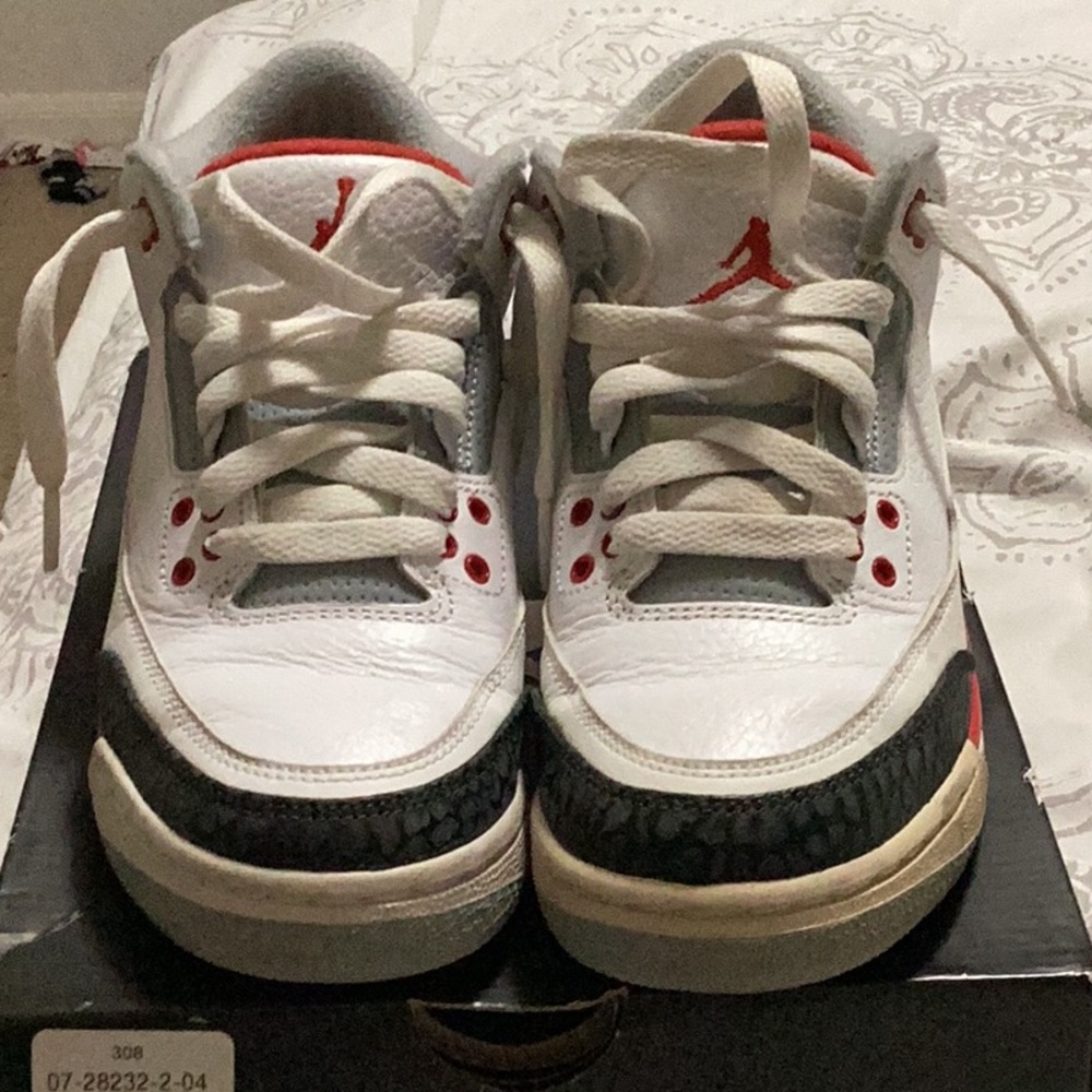 Fire red 3s